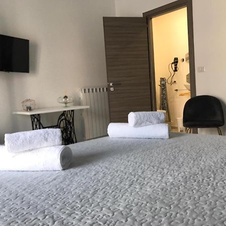 B&B Le Stanze Al Centro Agrigento Bagian luar foto